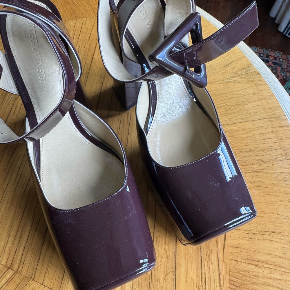 Bottega Veneta Brown Heels Elegant Design